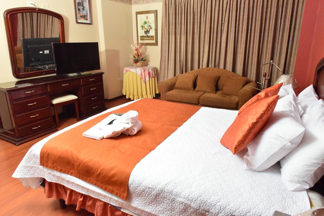 Hotel Makroz Латакунга Екстериор снимка