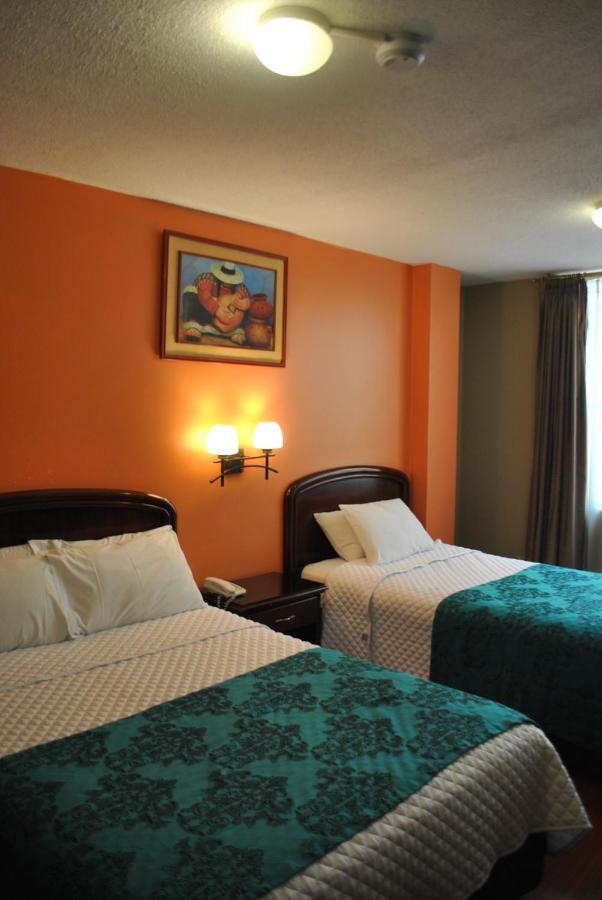 Hotel Makroz Латакунга Екстериор снимка