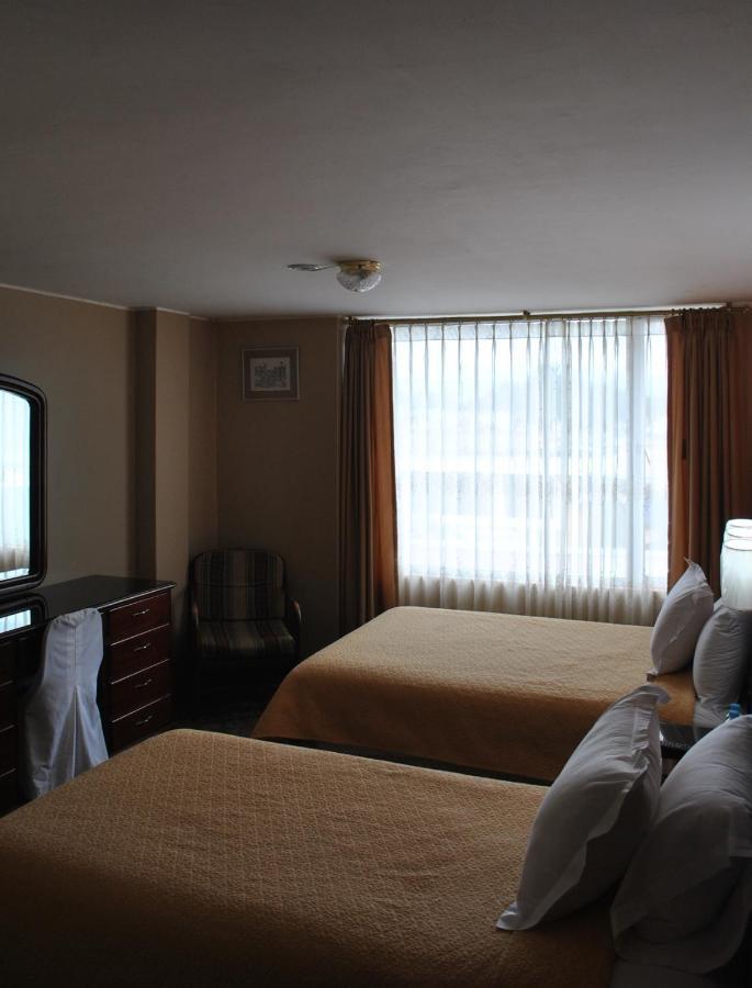 Hotel Makroz Латакунга Екстериор снимка