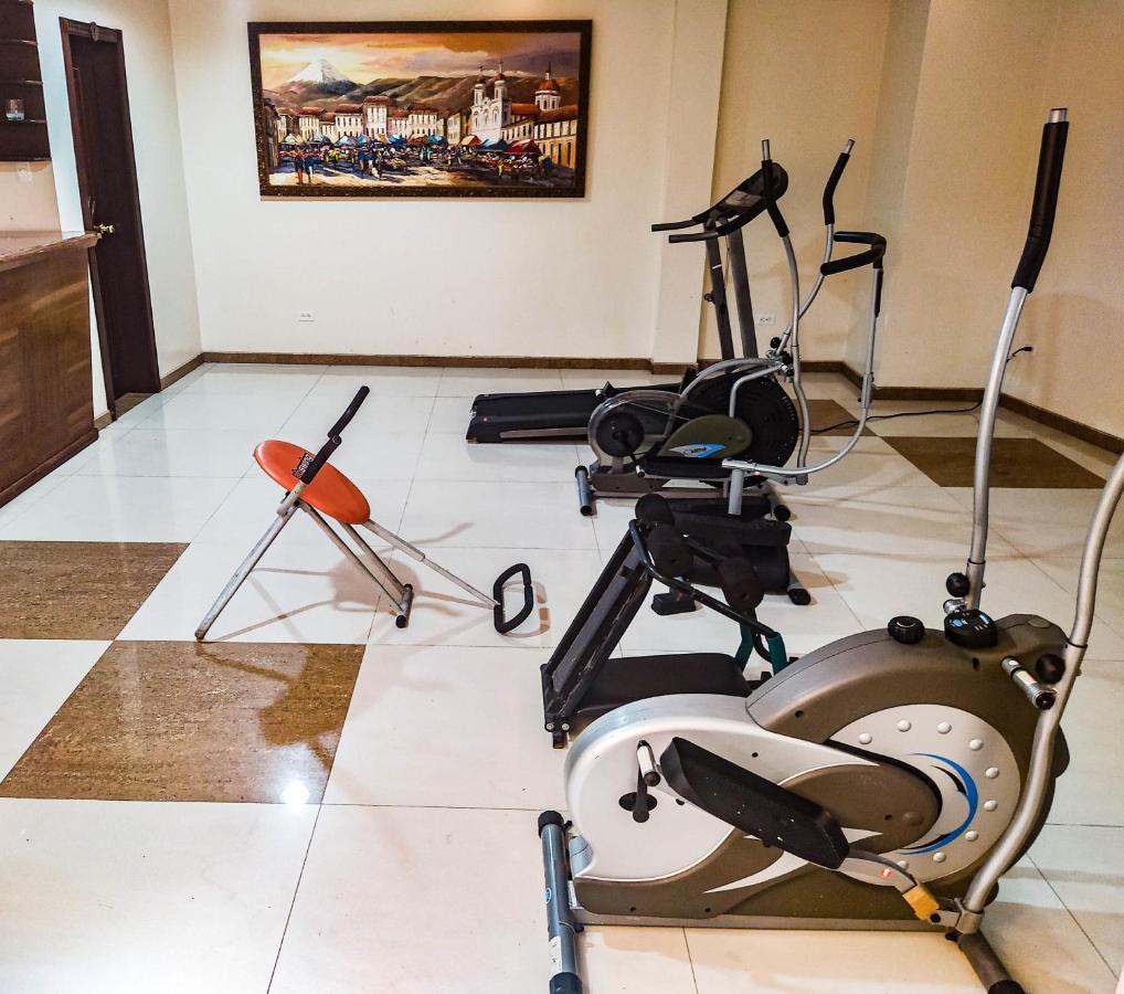 Hotel Makroz Латакунга Екстериор снимка